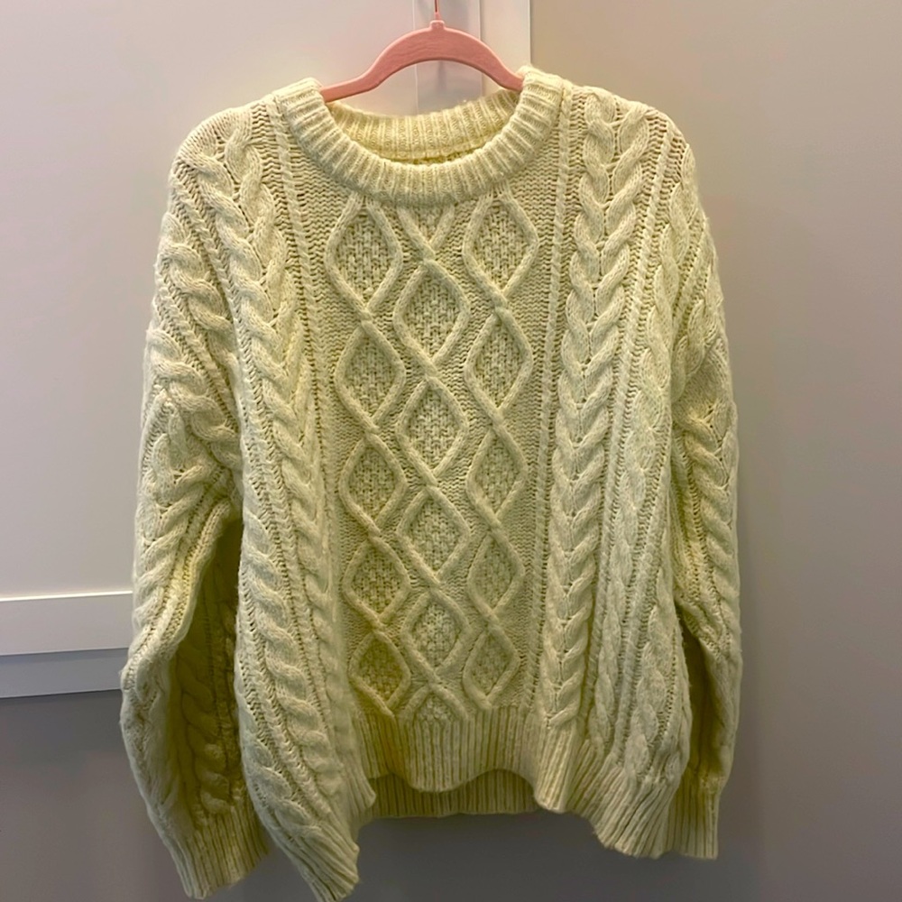 Light green Daily drills sweater size XS/S